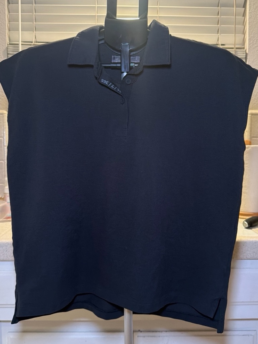 FIGS pro Women's Black Polo Top - Classic Casual size large